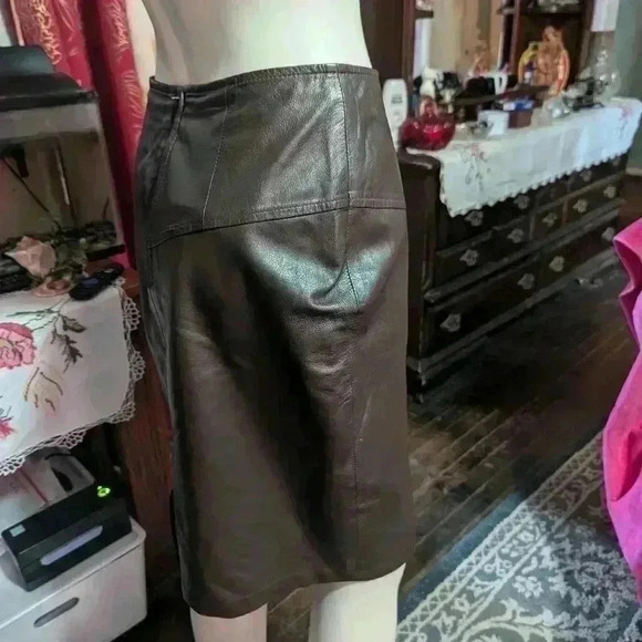 Sold - Picture 3 of 7